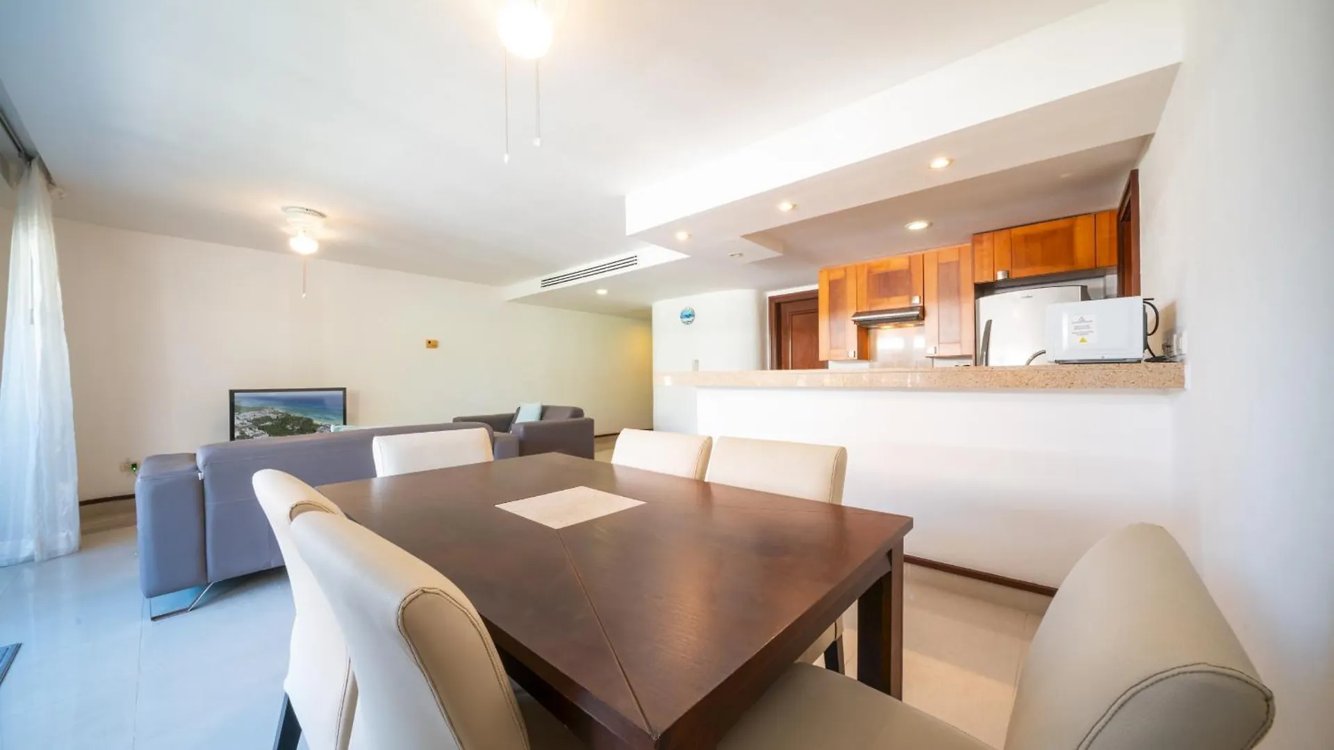 Luxury 1 Bedroom Condo With Pool And Fitness Center - Kaan 304 Playa del Carmen Vakantiehuis