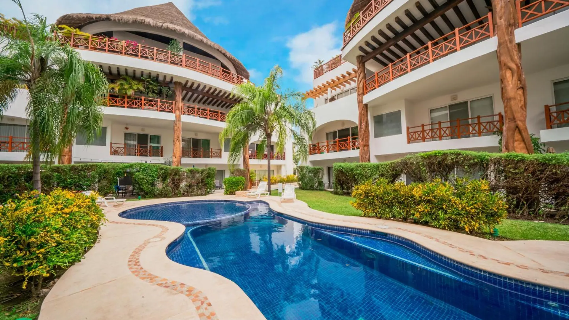 Luxury 1 Bedroom Condo With Pool And Fitness Center - Kaan 304 contacts