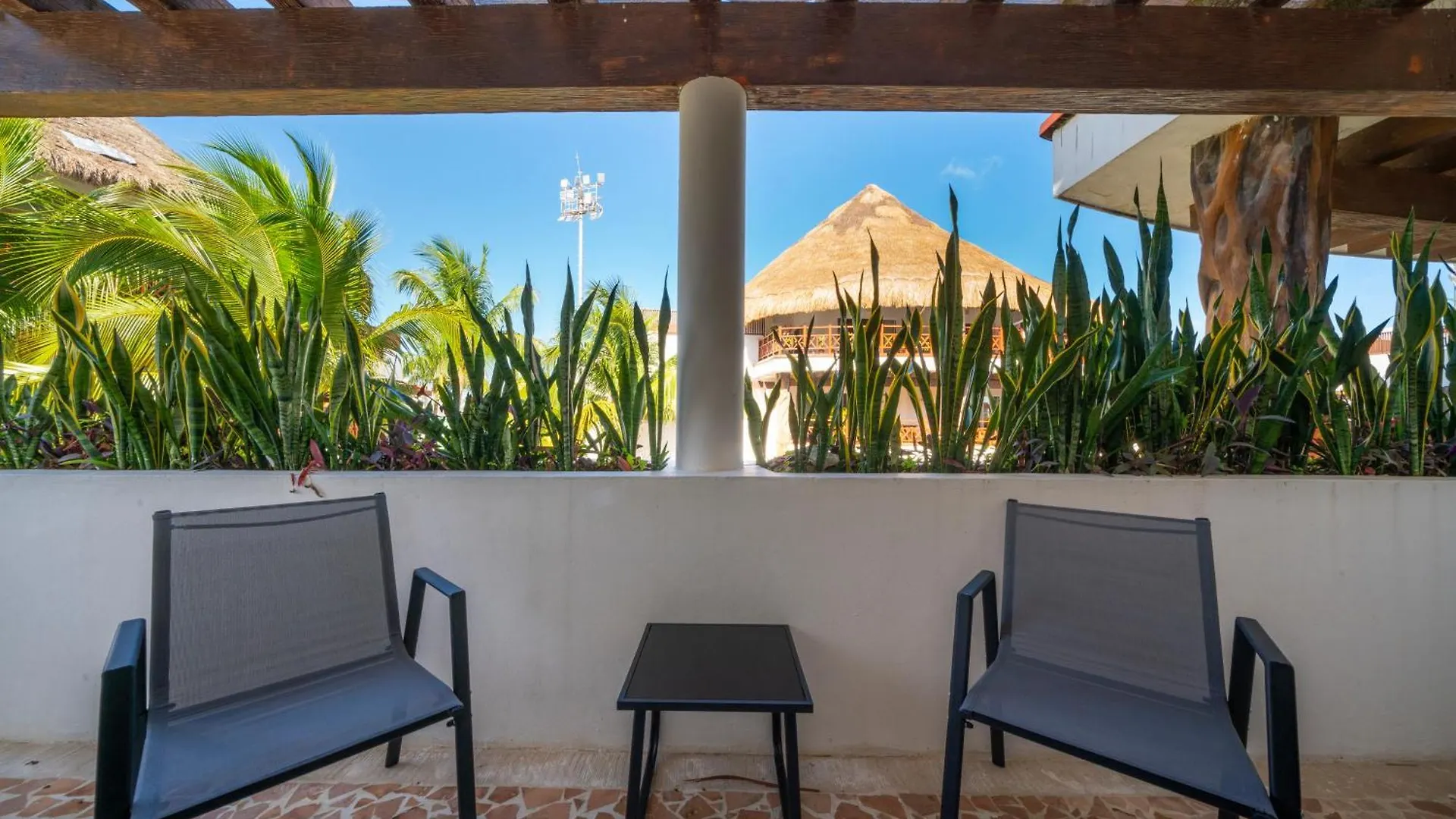 Luxury 1 Bedroom Condo With Pool And Fitness Center - Kaan 304 Playa del Carmen 0*,